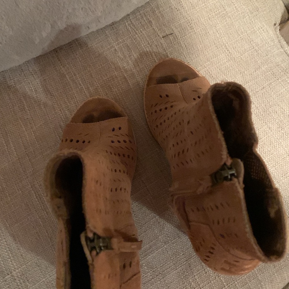 Peep toe booties - Picture 5 of 7